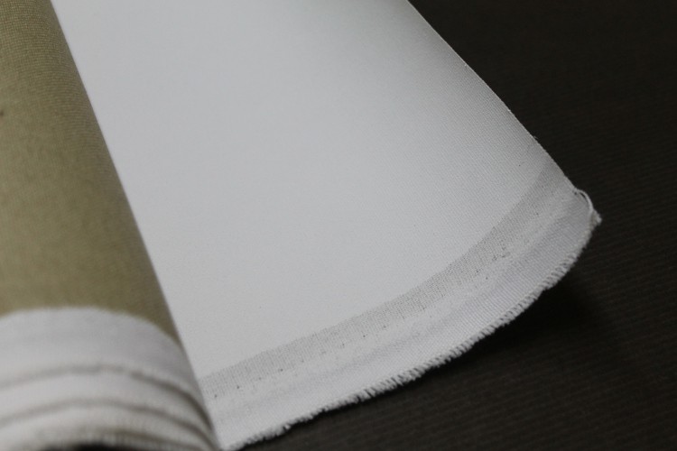 Grundiertes Polyester TOSCA 360g 2.10m breit Nr.2416