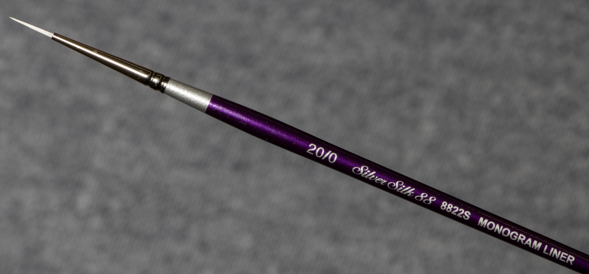_MG_0445 Silver Brush Silver Silk 88 SH 8822S Monogram Liner