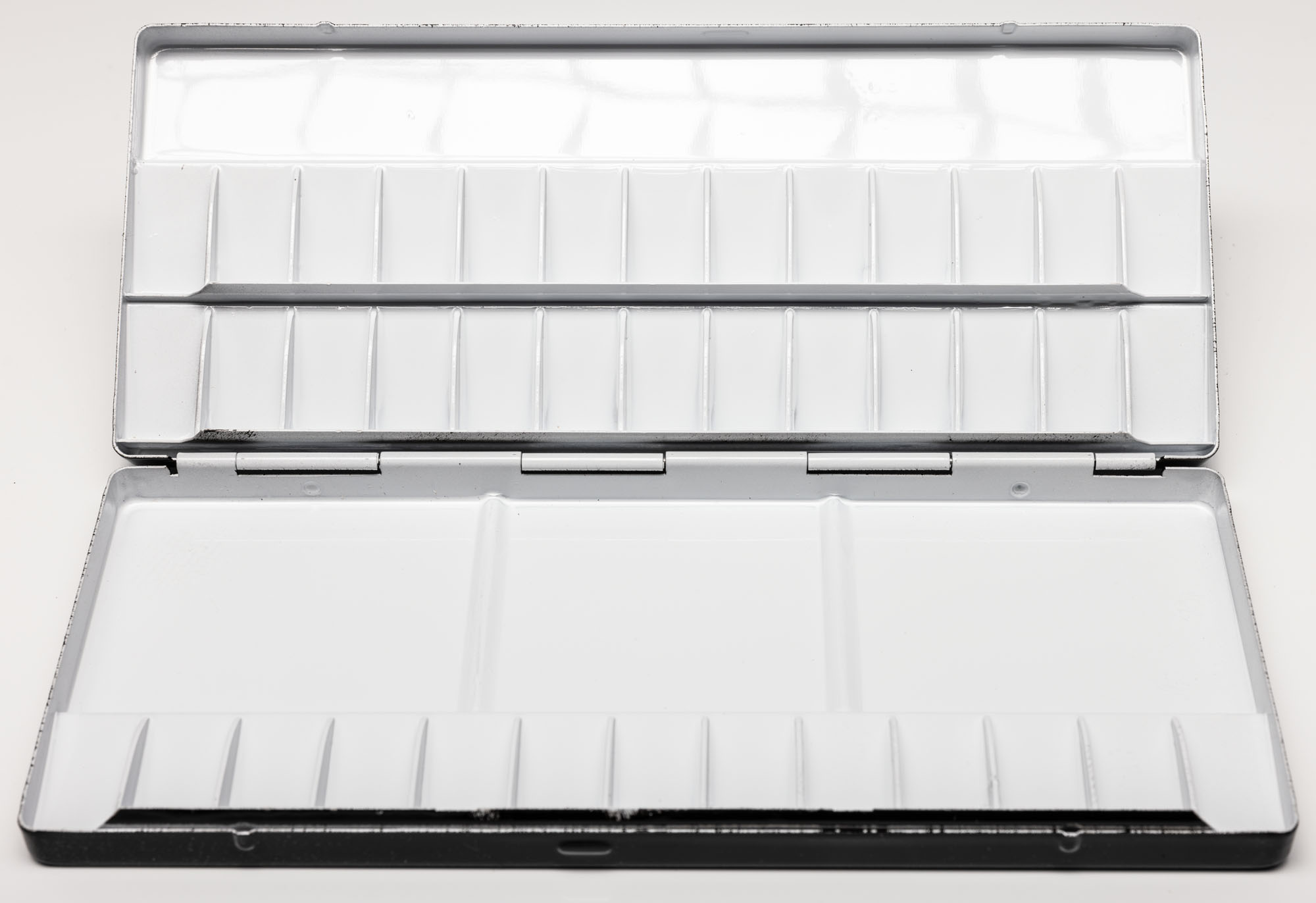 Holbein Watercolor Aluminium Palette 1130 Holbein Watercolor Aluminium Palette 1130