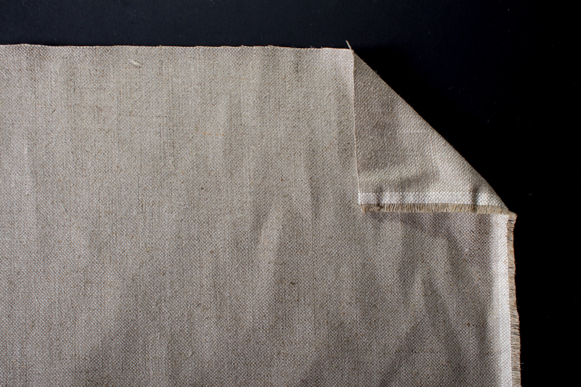 10683 unprimed linen 420 g/m², 2.10 m width, medium- coarse, No. 34